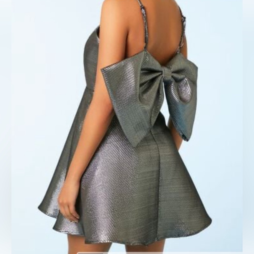 Bow dress